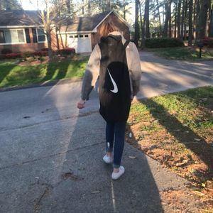 Meet your Posher, Hailey